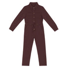 The perfect Little Hedonist overall in Tawny Port. In organic stretchy sweat fabric, straight fit with slim legs. Featuring a flat collar, push buttons and patch pockets.