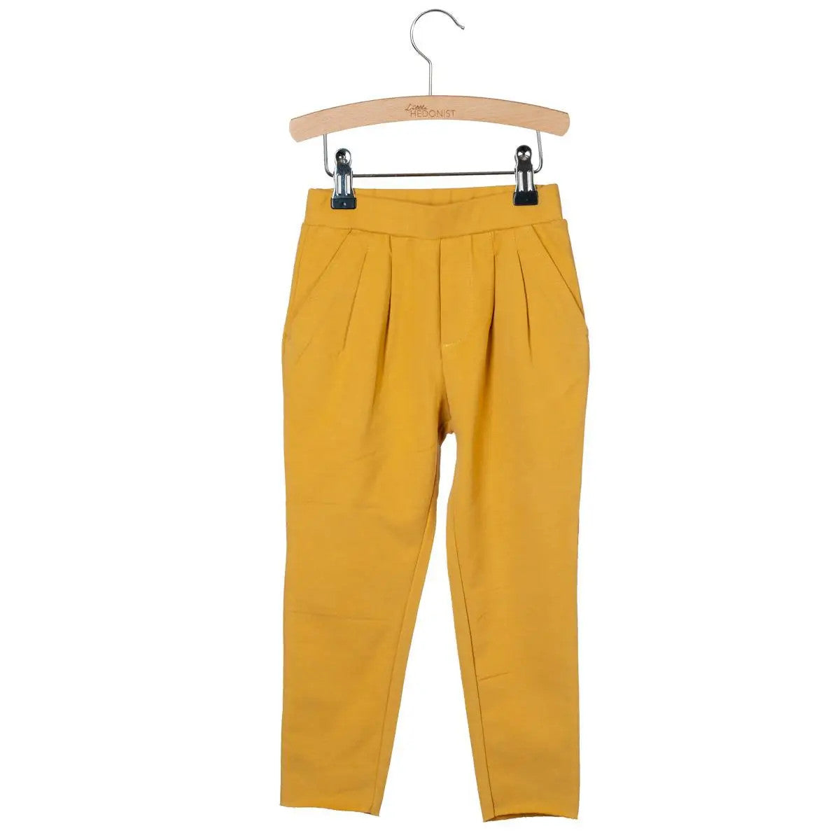 Little Hedonist organic pleated pants with side pockets in warm gold